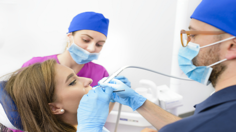 Why You Need to See a Dentist in Lincoln Square for Toothache Issues