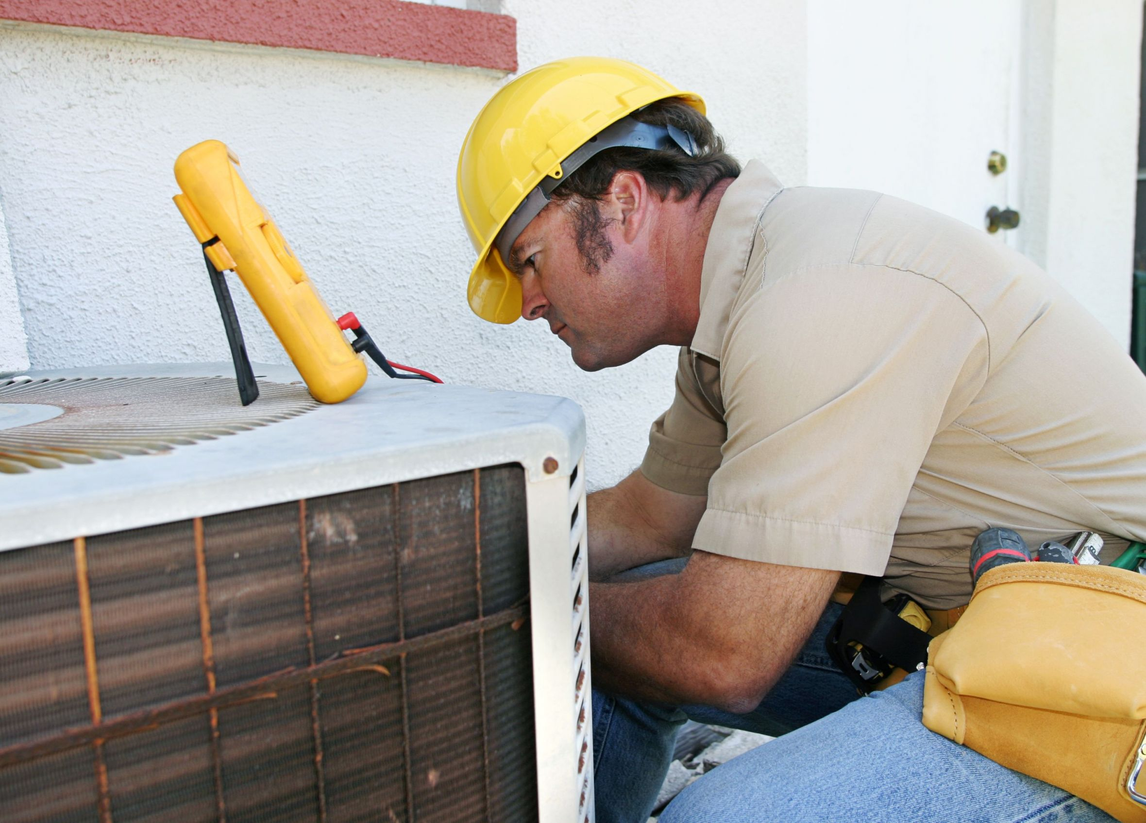 Why It Saves Money and Lives to Hire an Electrician in Redmond, Oregon