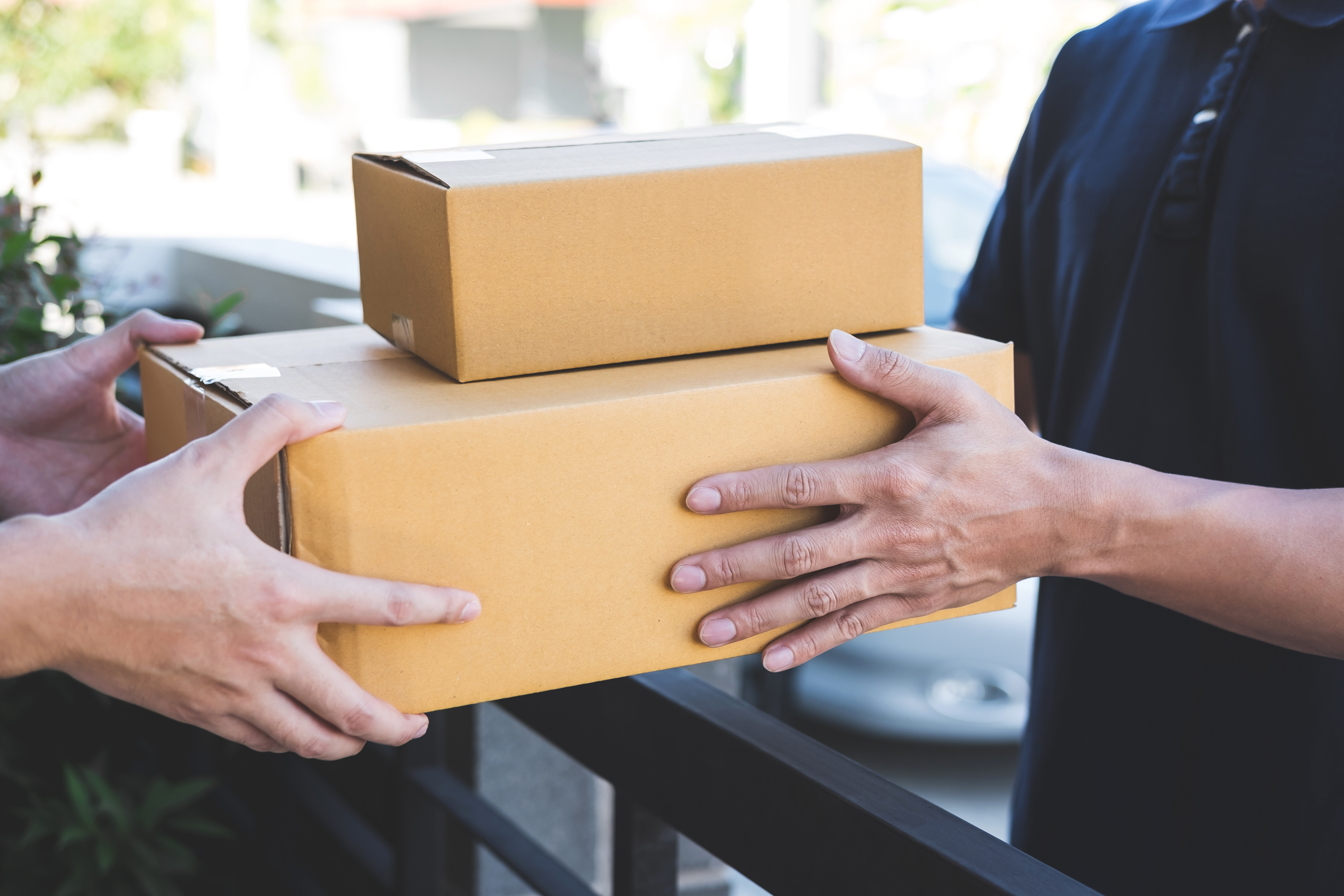 What to Know About Residential and Commercial Moving Services